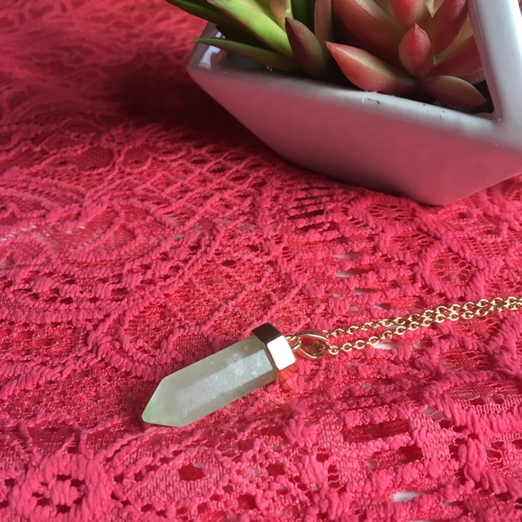 🌸Quartzite Point Necklace- NICKEL FREE - Picture 4 of 11
